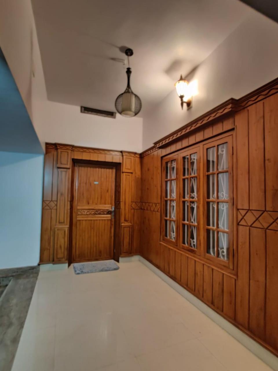 White House Villa Thrissur Bagian luar foto