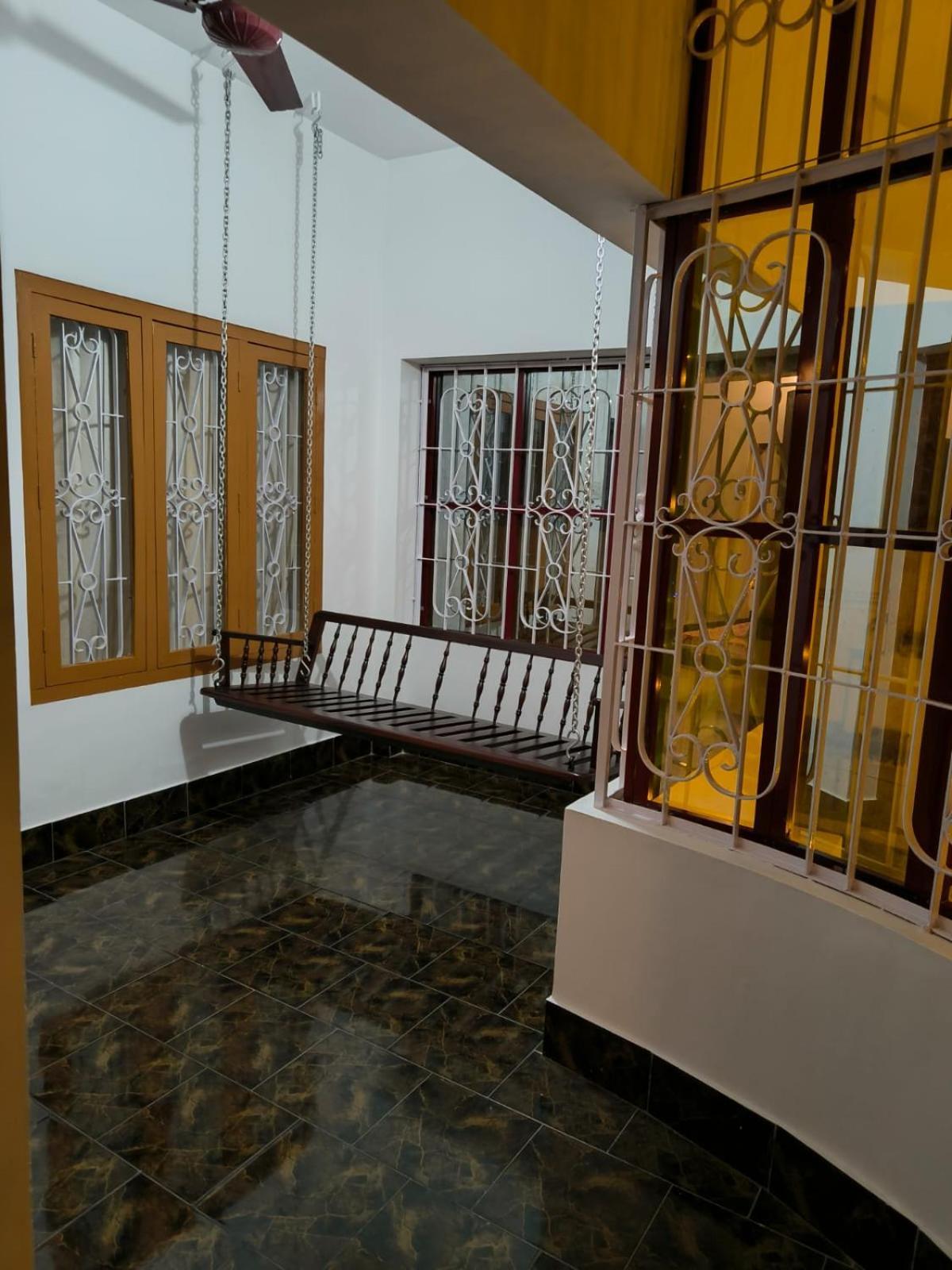 White House Villa Thrissur Bagian luar foto