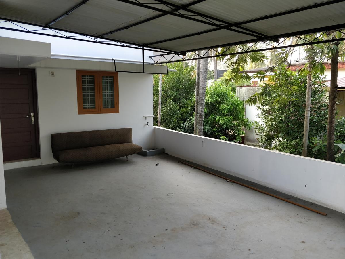 White House Villa Thrissur Bagian luar foto